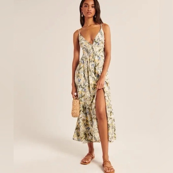Abercrombie & Fitch Dresses & Skirts - Abercrombie & Fitch Floral Midi Dress